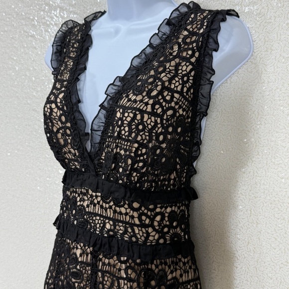 Guess Los Angeles Black Lace Wide-Leg Jumpsuit Size 10 – Floral overlays - Picture 11 of 16